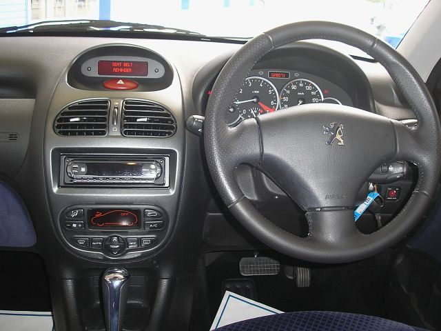 プジョー認定中古車　オススメ情報