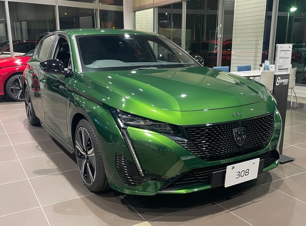 フランス車にて、フランス料理をご堪能!